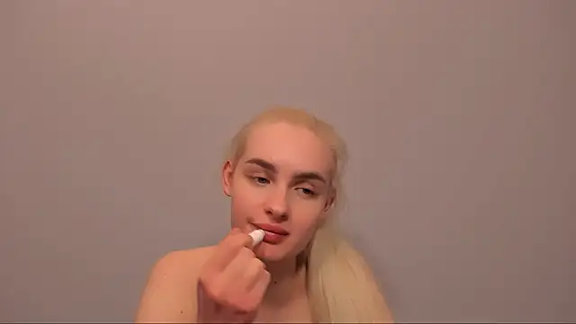 OliviaKisss online show from 03/19/26, 09:19