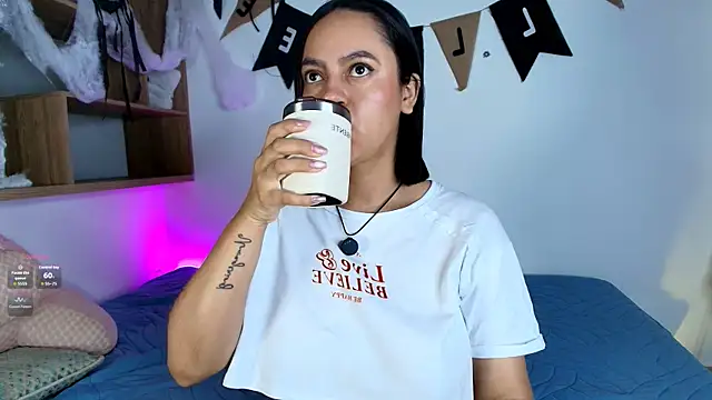 VICTORIABLACK xh online show from 10/15/25, 10:59