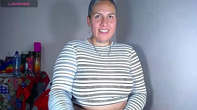 Yessi rousse online show from 12/17/24, 11:49