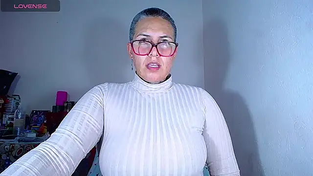 Yessi rousse online show from 12/19/24, 10:21