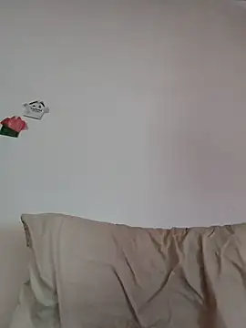 Yessi rousse online show from 10/29/25, 08:21