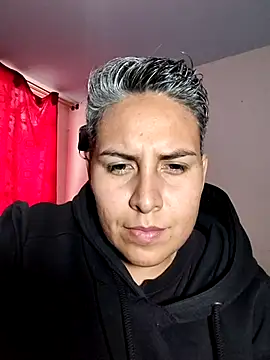 Yessi rousse online show from 11/21/25, 12:48