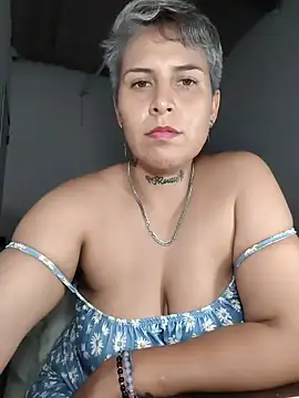 Yessi rousse online show from 05/15/26, 11:01