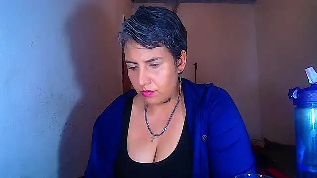 Yessi rousse online show from 07/15/26, 01:00