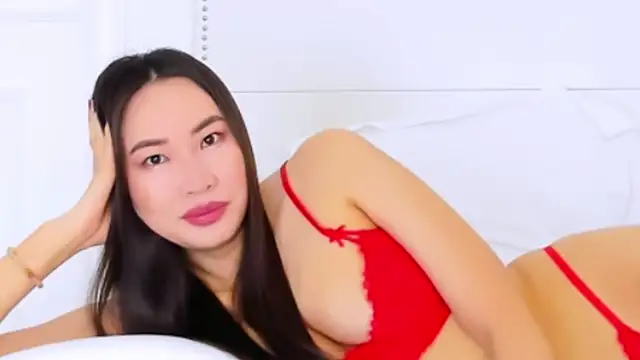 NaomiYuu online show from 10/27/25, 02:48