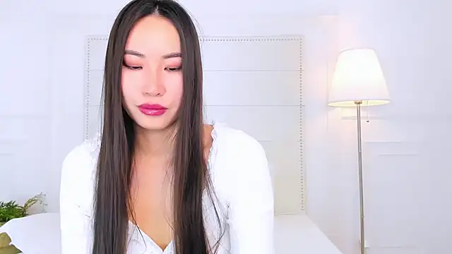 NaomiYuu online show from 12/21/25, 02:51