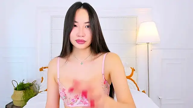 NaomiYuu online show from 02/06/26, 02:27