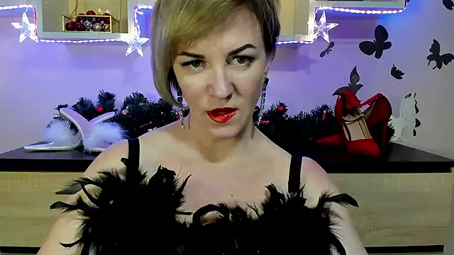 Snapshot of feliziaDesire chatting on 01/01/25, 03:35 feliziaDesire online show from 01/01/25, 03:35