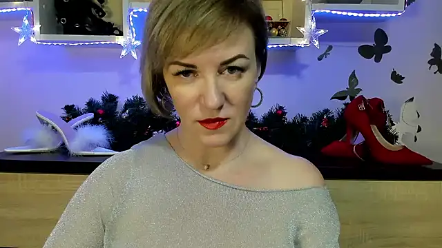 Snapshot of feliziaDesire chatting on 01/11/25, 06:45 feliziaDesire online show from 01/11/25, 06:45