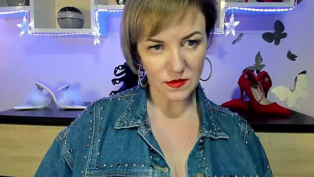 Snapshot of feliziaDesire chatting on 01/21/25, 05:41 feliziaDesire online show from 01/21/25, 05:41