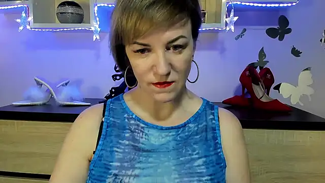 Snapshot of feliziaDesire chatting on 01/23/25, 05:13 feliziaDesire online show from 01/23/25, 05:13