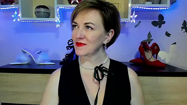 Snapshot of feliziaDesire chatting on 01/28/25, 02:42 feliziaDesire online show from 01/28/25, 02:42