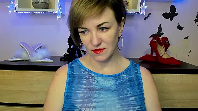 Snapshot of feliziaDesire chatting on 02/02/25, 01:19 feliziaDesire online show from 02/02/25, 01:19