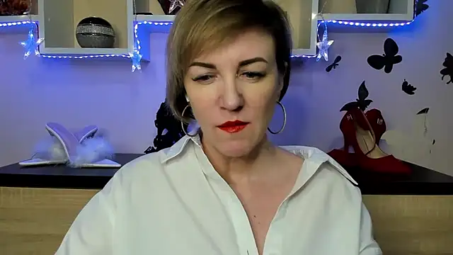 Snapshot of feliziaDesire chatting on 02/03/25, 08:46 feliziaDesire online show from 02/03/25, 08:46