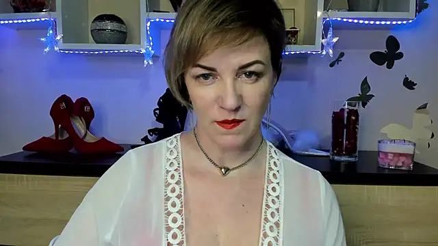 Snapshot of feliziaDesire chatting on 02/14/25, 10:28 feliziaDesire online show from 02/14/25, 10:28