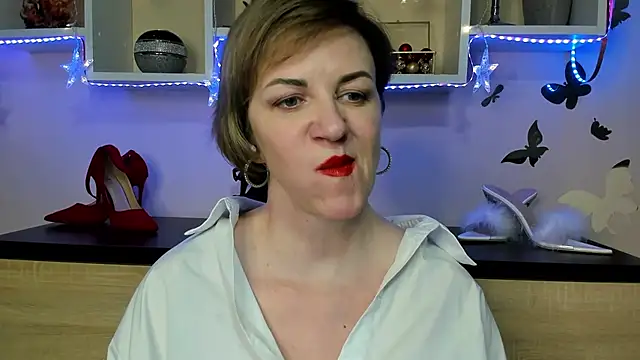 Snapshot of feliziaDesire chatting on 02/23/25, 02:35 feliziaDesire online show from 02/23/25, 02:35