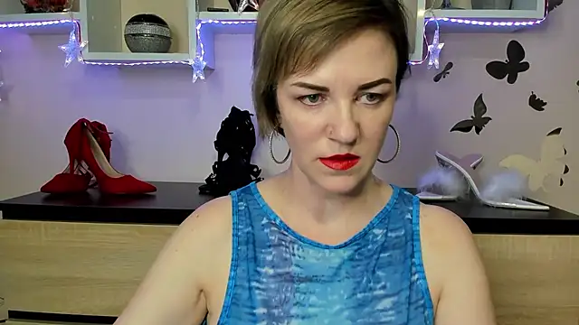 Snapshot of feliziaDesire chatting on 02/26/25, 11:52 feliziaDesire online show from 02/26/25, 11:52