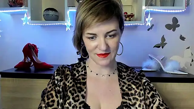 Snapshot of feliziaDesire chatting on 03/01/25, 01:18 feliziaDesire online show from 03/01/25, 01:18