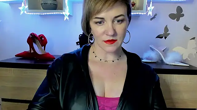 Snapshot of feliziaDesire chatting on 03/02/25, 01:05 feliziaDesire online show from 03/02/25, 01:05