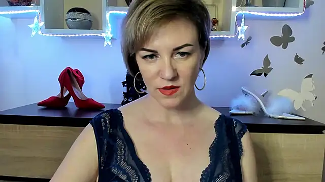 Snapshot of feliziaDesire chatting on 03/08/25, 10:00 feliziaDesire online show from 03/08/25, 10:00