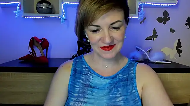 Snapshot of feliziaDesire chatting on 03/12/25, 02:56 feliziaDesire online show from 03/12/25, 02:56