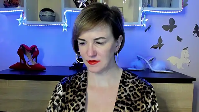 Snapshot of feliziaDesire chatting on 03/18/25, 02:25 feliziaDesire online show from 03/18/25, 02:25