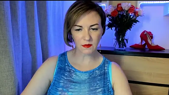 Snapshot of feliziaDesire chatting on 09/10/25, 12:49 feliziaDesire online show from 09/10/25, 12:49