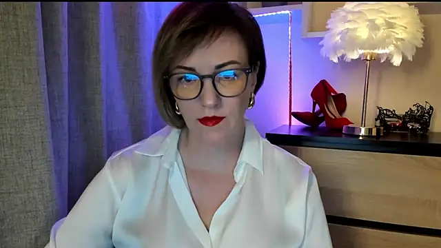 Snapshot of feliziaDesire chatting on 09/29/25, 01:05 feliziaDesire online show from 09/29/25, 01:05