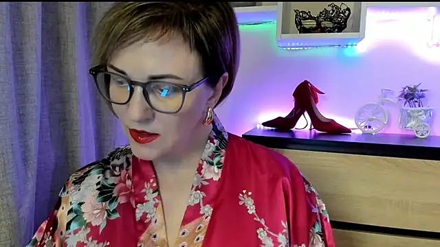 Snapshot of feliziaDesire chatting on 10/07/25, 12:57 feliziaDesire online show from 10/07/25, 12:57