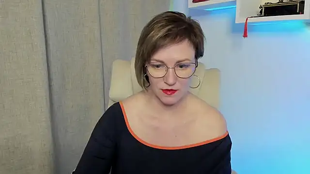 feliziaDesire online show from 05/06/26, 12:21