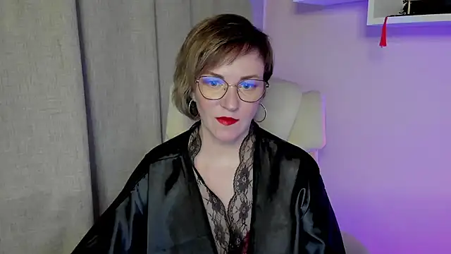 Snapshot of feliziaDesire chatting on 05/11/26, 11:05 feliziaDesire online show from 05/11/26, 11:05