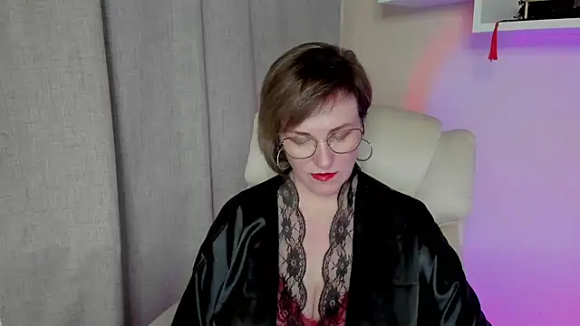 Snapshot of feliziaDesire chatting on 05/11/26, 02:56 feliziaDesire online show from 05/11/26, 02:56