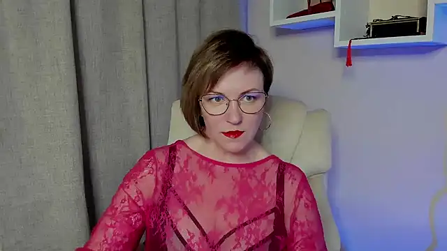 Snapshot of feliziaDesire chatting on 05/15/26, 10:11 feliziaDesire online show from 05/15/26, 10:11
