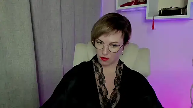 Snapshot of feliziaDesire chatting on 06/14/26, 08:49 feliziaDesire online show from 06/14/26, 08:49