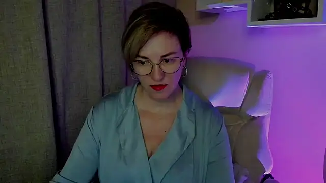 Snapshot of feliziaDesire chatting on 07/16/26, 03:45 feliziaDesire online show from 07/16/26, 03:45