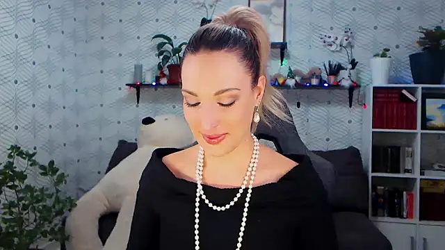 MillaXQueen online show from 01/19/26, 03:27