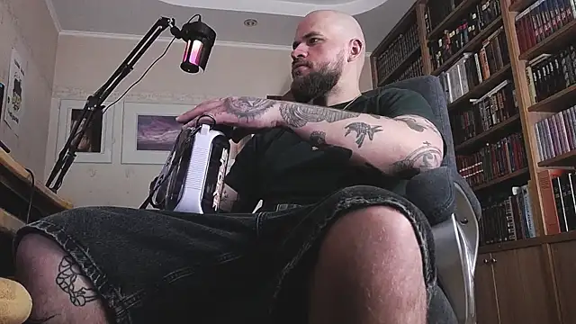 Snapshot of FindomJason chatting on 05/10/26, 12:54 FindomJason online show from 05/10/26, 12:54