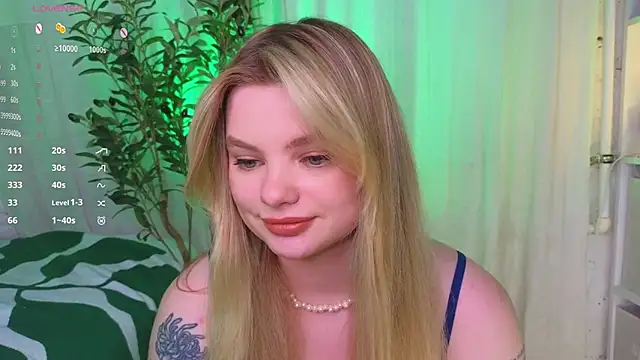 Snapshot of Hottie_Jane chatting on 03/22/25, 06:03 Hottie Jane online show from 03/22/25, 06:03