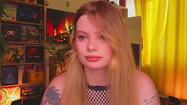 Snapshot of Hottie_Jane chatting on 10/18/25, 09:21 Hottie Jane online show from 10/18/25, 09:21