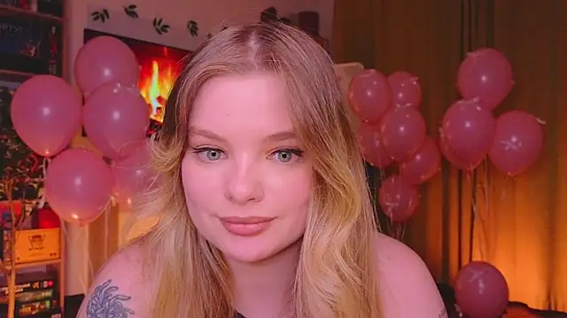 Snapshot of Hottie_Jane chatting on 12/14/25, 01:05 Hottie Jane online show from 12/14/25, 01:05