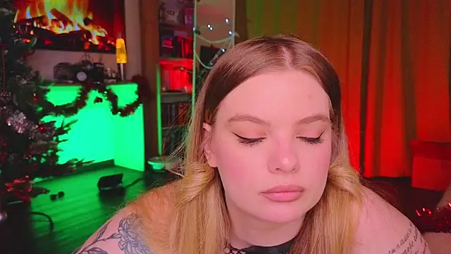 Snapshot of Hottie_Jane chatting on 12/21/25, 05:31 Hottie Jane online show from 12/21/25, 05:31