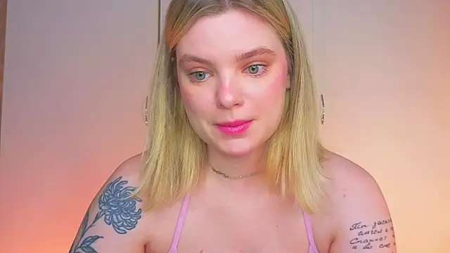 Snapshot of Hottie_Jane chatting on 06/14/26, 11:12 Hottie Jane online show from 06/14/26, 11:12