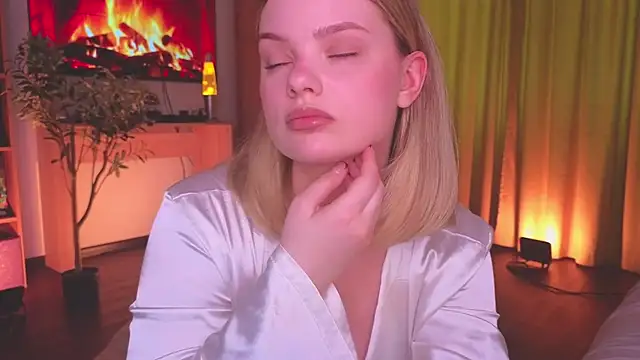 Snapshot of Hottie_Jane chatting on 07/25/26, 01:30 Hottie Jane online show from 07/25/26, 01:30