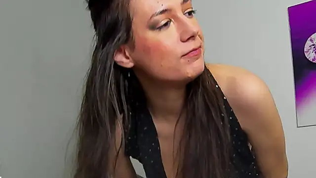 JuliaHunts online show from 11/24/25, 05:40