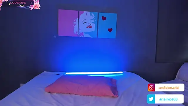 ariel35 online show from 01/13/25, 10:03