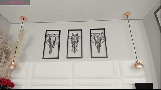 Rebeca jones online show from 09/29/25, 12:21