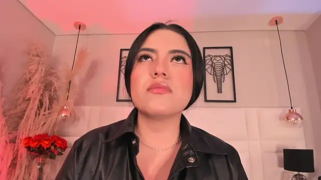 Rebeca jones online show from 10/06/25, 12:24