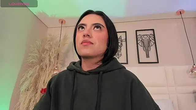 Rebeca jones online show from 10/28/25, 11:36