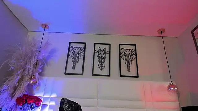 Rebeca jones online show from 11/16/25, 12:55