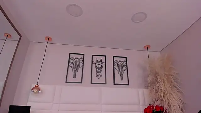 Rebeca jones online show from 12/20/25, 12:01